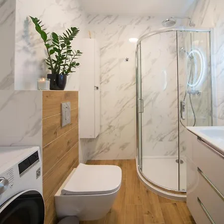 Maya's Flats & 49 - Spacious 3 In Szafarnia Apartament Gdańsk