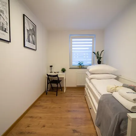 Maya's Flats & 49 - Spacious 3 In Szafarnia Gdańsk