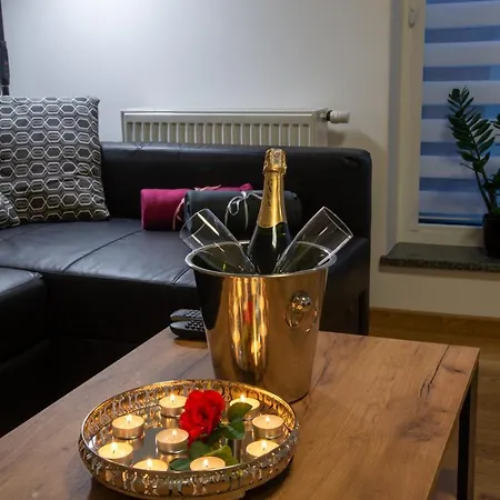 Apartament Maya's Flats & 49 - Spacious 3 In Szafarnia Gdańsk