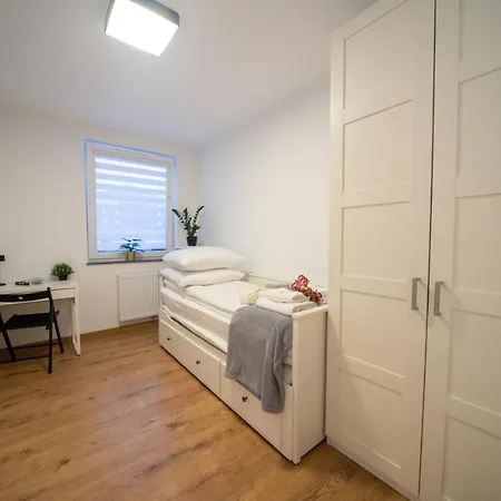 Maya's Flats & 49 - Spacious 3 In Szafarnia Apartament