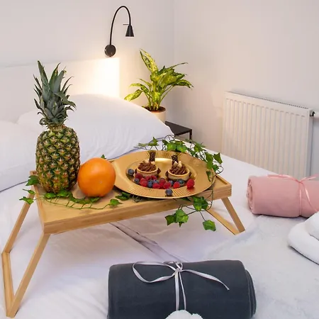 Maya's Flats & 49 - Spacious 3 Апартаменты *