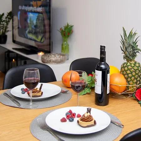 Maya's Flats & 49 - Spacious 3 Апартаменты Гданьск