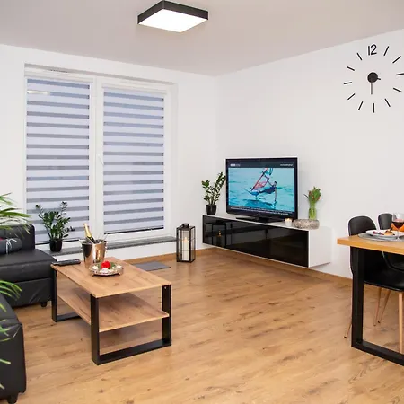 Maya's Flats 49 - Spacious 3 In * גדנסק