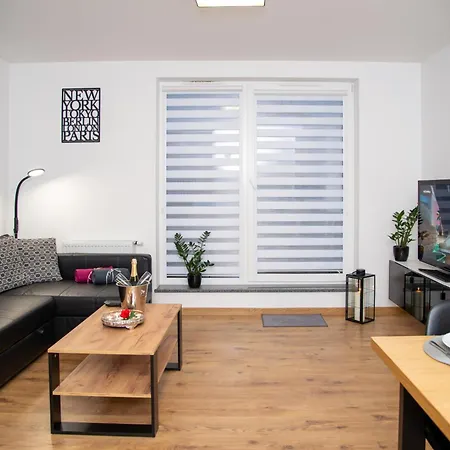 Maya's Flats 49 - Spacious 3 In Danzica