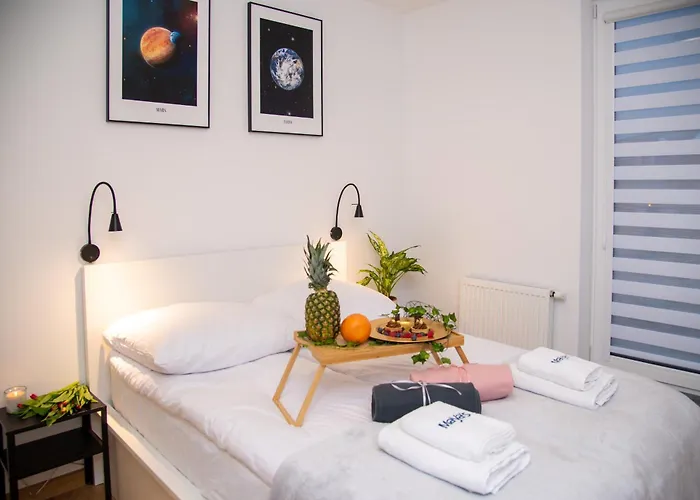 Maya's Flats & 49 - Spacious 3 * 그단스크