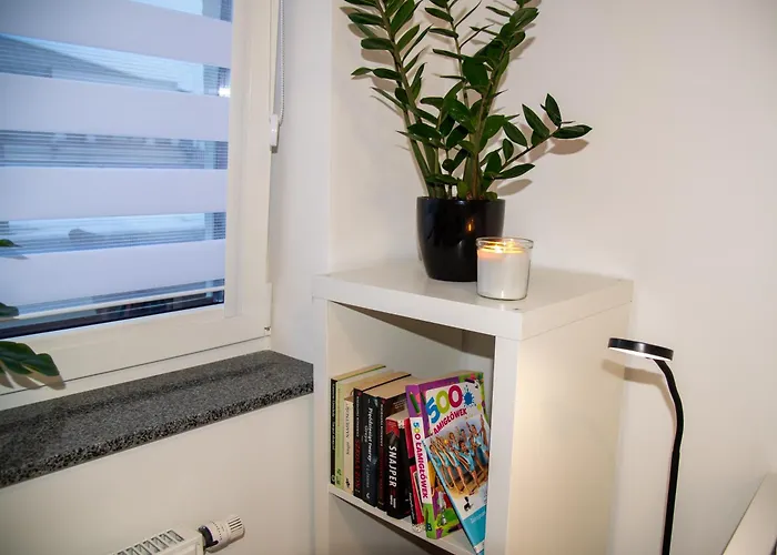 Maya's Flats & 49 - Spacious 3